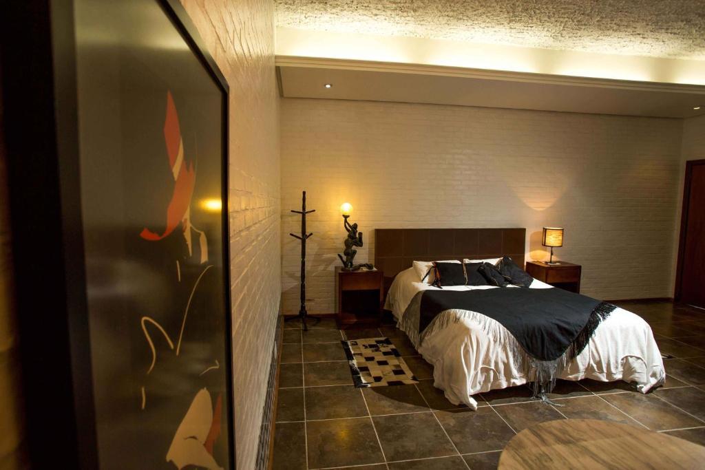 Pier 704 Hotel Canela Room photo