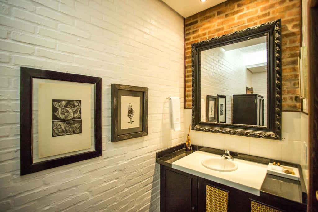 Pier 704 Hotel Canela Room photo