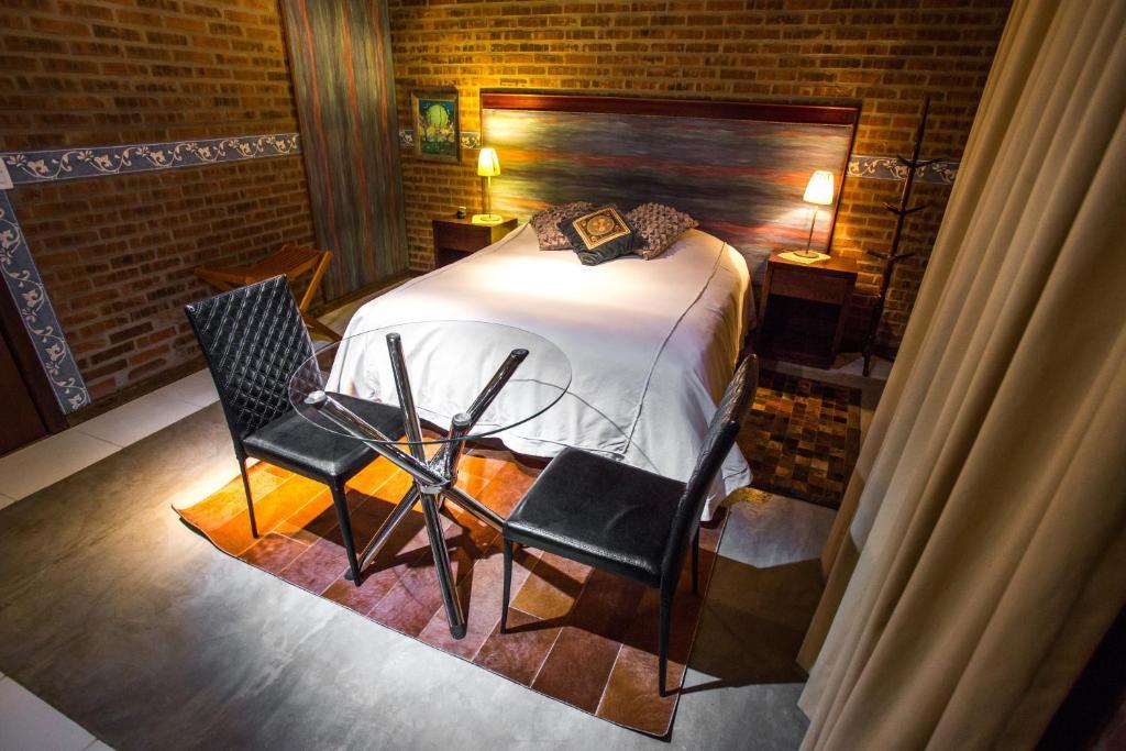 Pier 704 Hotel Canela Room photo